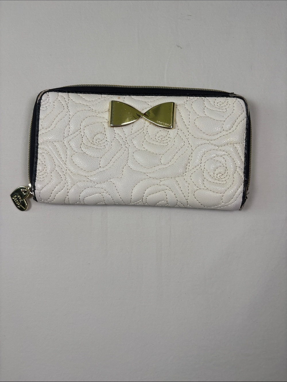 Betsey Johnson White Quilted Rose Zip-Around Wallet with Gold Bow